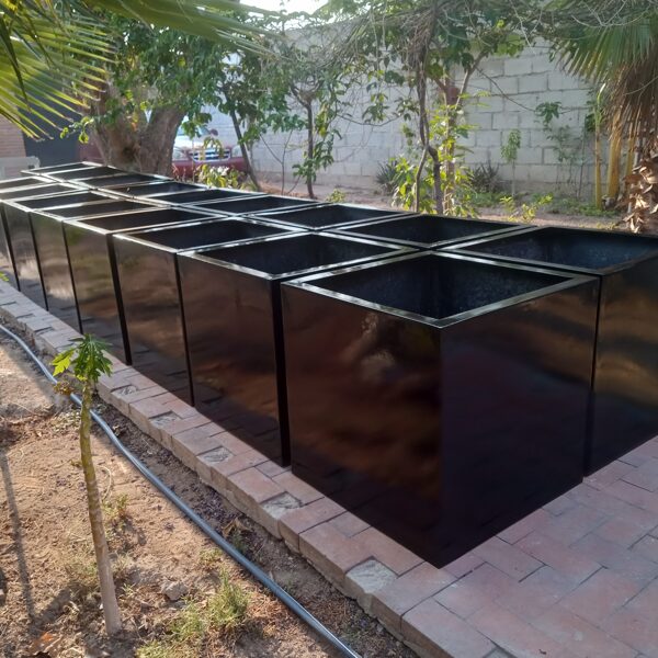 Lote Macetas Cúbicas Celaya, Gto.