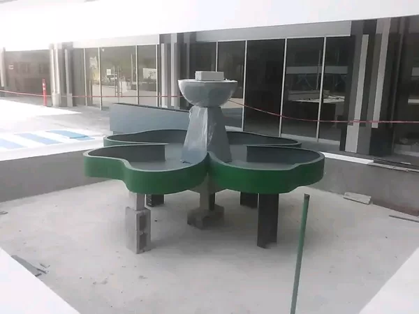 Fuente Trébol 2.50 x 2.50 mts.